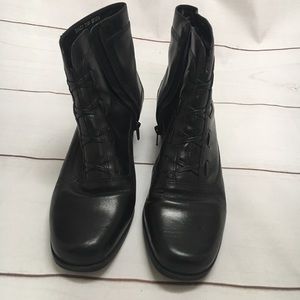 NWOT Black Classic Elements Boots